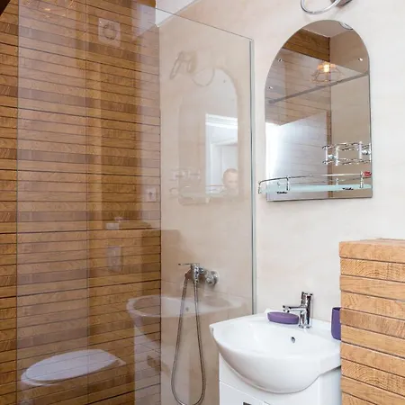 4u Apartman *